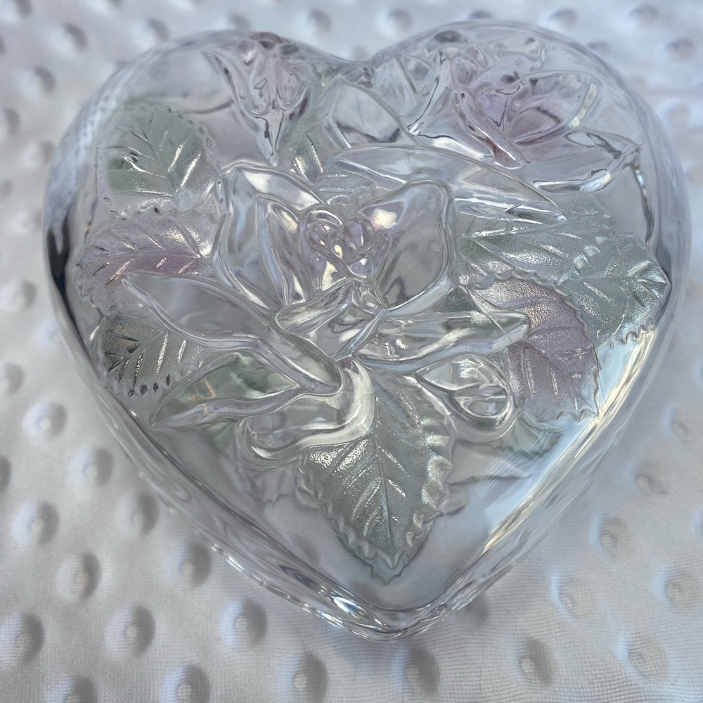 Home Beautiful Crystal Heart Shaped Covered Dish With Embossed Rose Design